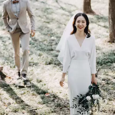 Light wedding dress 2021 new simple retro bride long sleeve wedding satin dress travel shoot Moren line slim fall