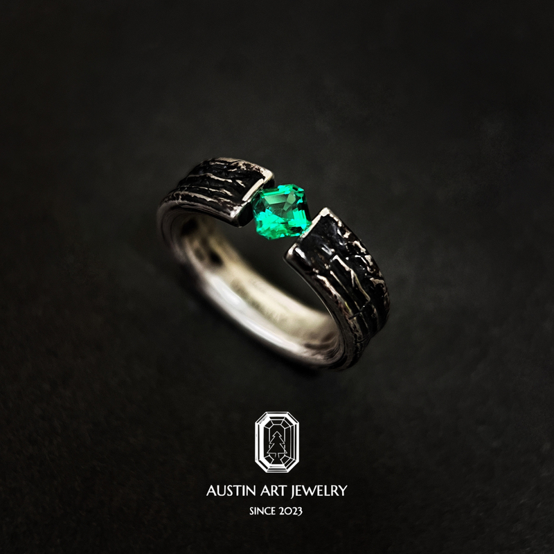Aoson's "All Things Renewed" Heavy Craft Cultivated Emerald Ring for Men and Women, Tension Setting, S925 Silver, Vintage Finish