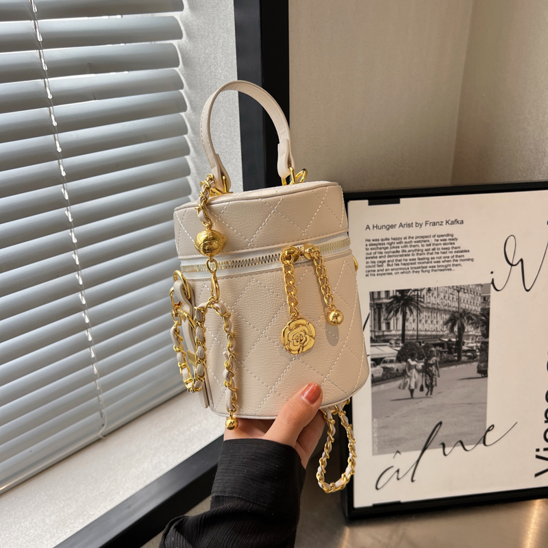 Mini Small Bag for Women 2026 New Fashion Niche Unique Chain Shoulder Crossbody Bag Popular Handbag Bucket Bag