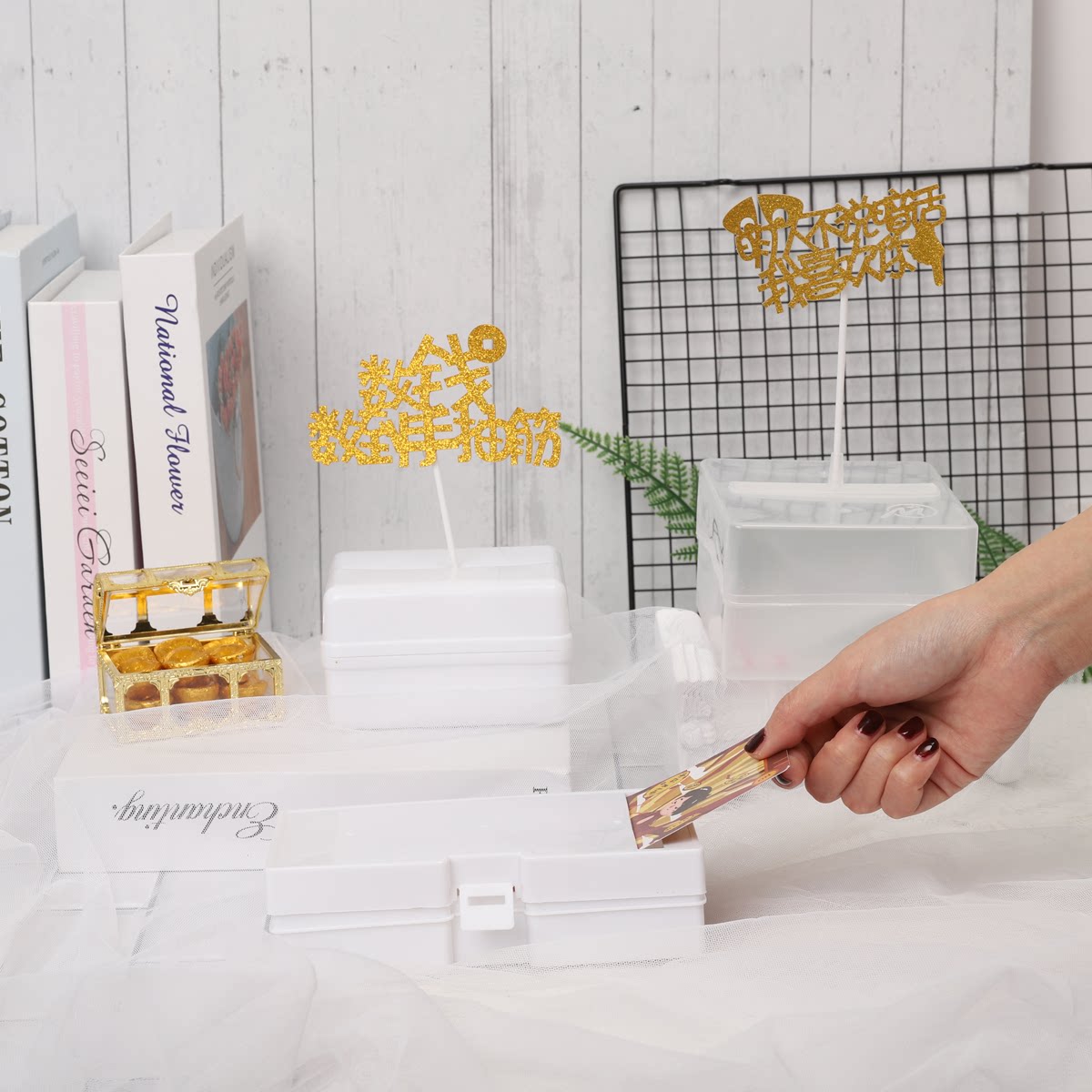 Best-selling vibrato with the same style can draw money box pull line device net red counting money red envelope artifact creative cake decoration