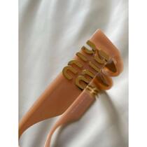 See the details. Contact: 7581043 Xiaoxiao 1 big-name sunglasses for men and women. Cash on delivery is available.