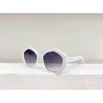 See the details. Contact: 7581043 Xiaoxiao 1 big brand men’s and women’s sunglasses cash on delivery is available.