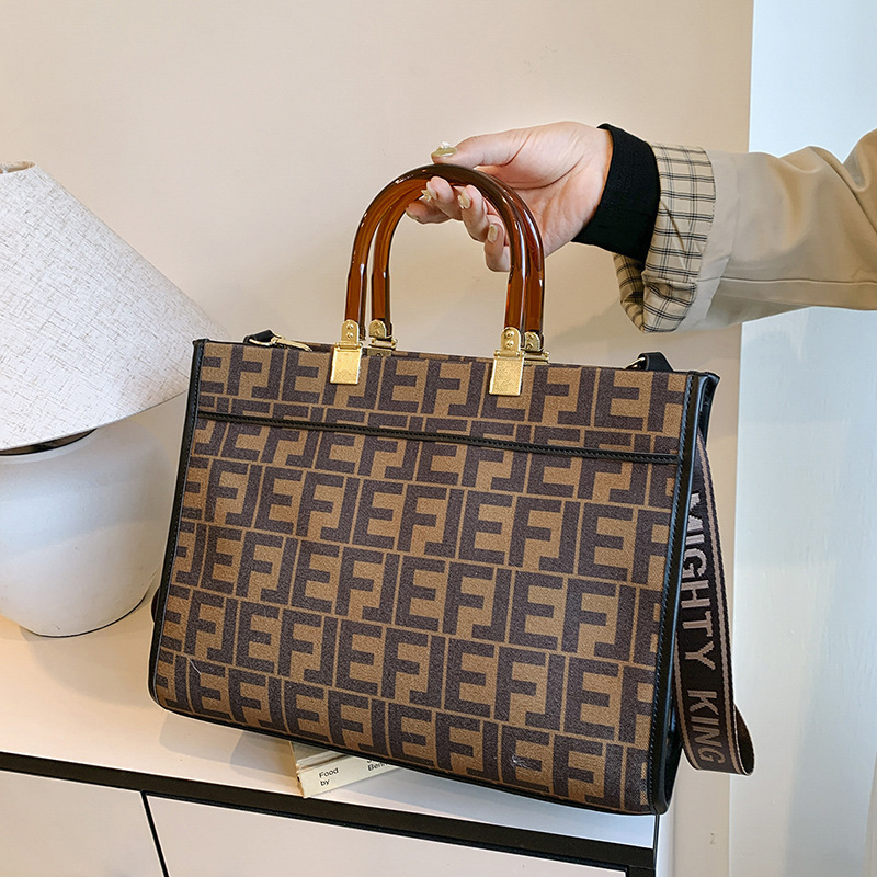 Suitable for Mufendi Ff Letter Tote Bag, New Retro Handbag, Large Capacity Commuter Bag, Women's Crossbody Bag