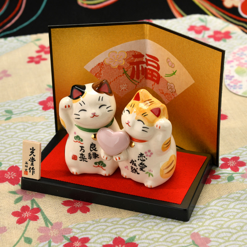 Japanese drugmaker Kiln Tricks Cat Swing Piece Opening Cashier Counter Love Achievement Home Creative Birthday Wedding Gift