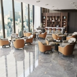 Итальянский столик на стойке регистрации и стул Комбинированная выставочная выставочная выставочный зал для договоров о офисной зоне. Случайный стул Одинокий диван -стул