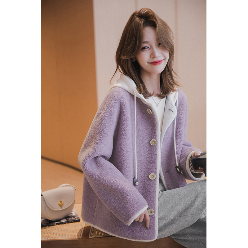 Small Grain Hooded Lamb Wool Jacket for Women, Short Style, 2026 Autumn and Winter, Lamb Wool Faux Fur Integrated Purple Top Small Grain Hooded Lamb Wool Jacket for Women, Short Style, 2026 Autumn and Winter, Lamb Wool Faux Fur Integrated Purple Top