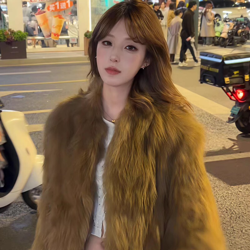 Elegant and Sophisticated Brown Fox Fur Short Fur Coat, Winter Warm and Thick, Versatile and Eco-Friendly Fur Coat