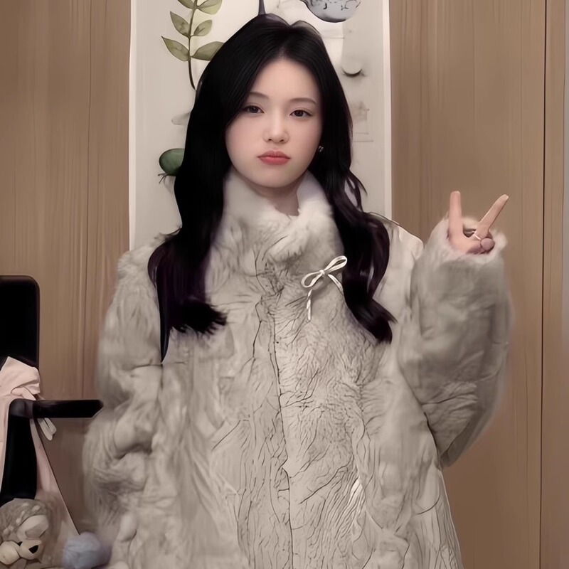 Gray Dyed Pointed Collar Fur Coat for Women, Winter Integrated Fur and Leather Mid-Length Thickened Warm Eco-Friendly Fur Coat Gray Dyed Pointed Collar Fur Coat for Women, Winter Integrated Fur and Leather Mid-Length Thickened Warm Eco-Friendly Fur Coat