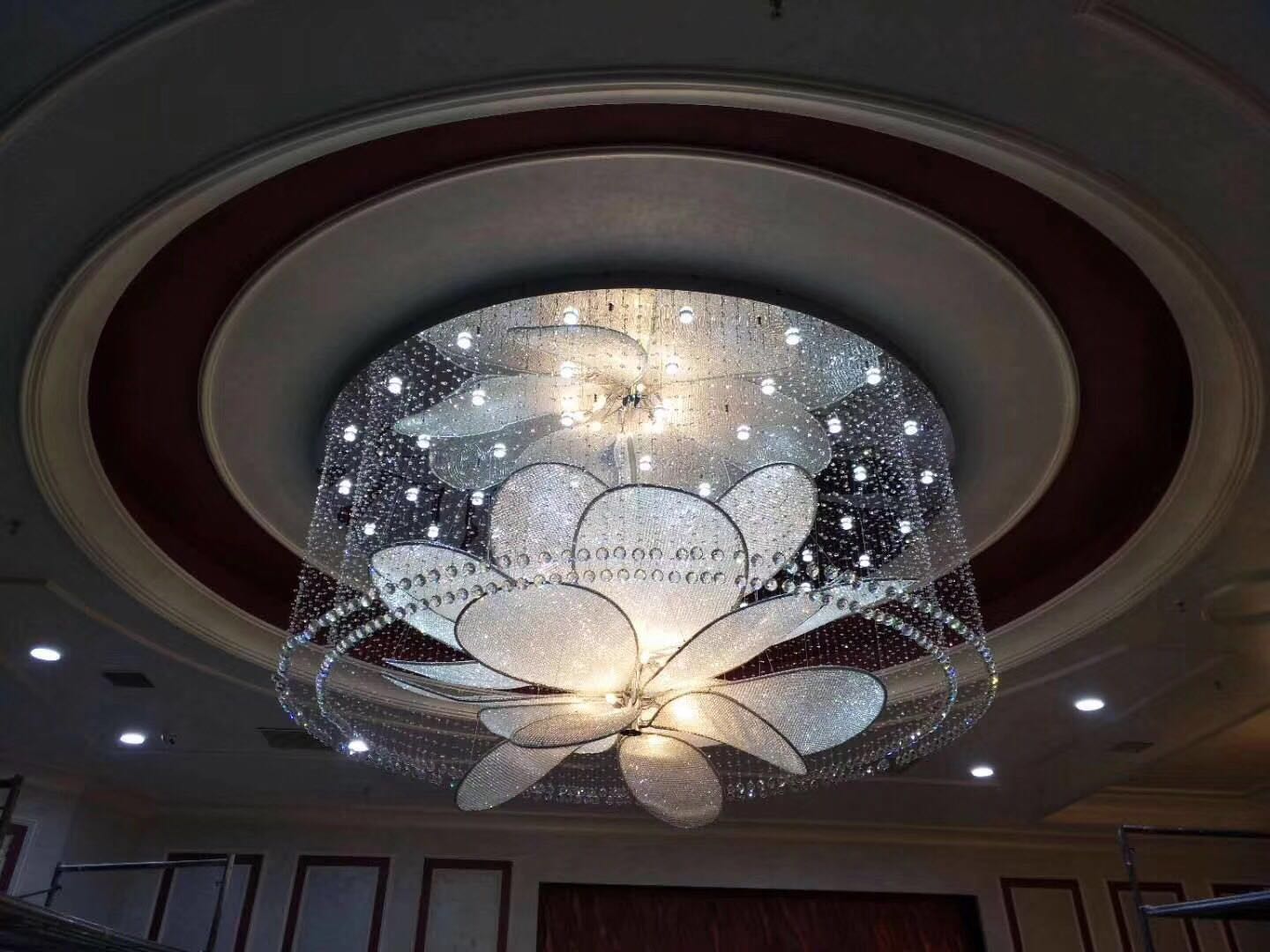 Hotel Hall Crystal Lighting Lighting Engineering Chandelia Villa Sales House Sand Tray Foyer Pineapple Pearl Leaf Creative art