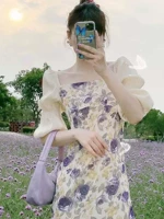 Летняя одежда, дизайнерское платье, коллекция 2022, французский стиль, квадратный вырез, тренд сезона, рукава фонарики, в цветочек