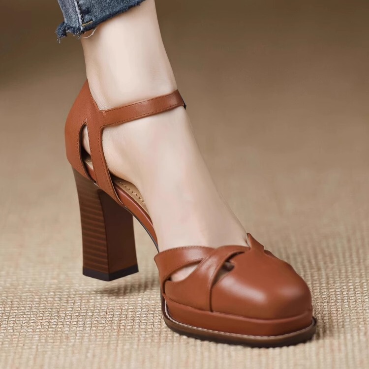 French-Style Hollow-Out Closed-Toe Sandals for Women, Summer Chunky Heel, Single Strap, 2025 New Waterproof Platform High-Heeled Roman Sandals, Genuine Leather