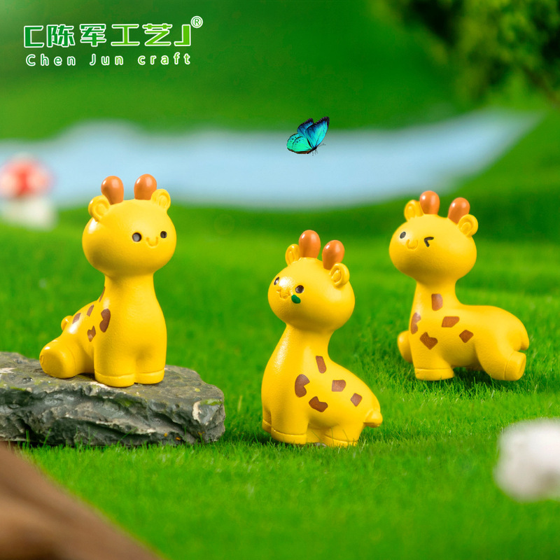 Micro Landscape Cute Cartoon Giraffe Doll Gardening Landscaping DIY Decoration Hanging Accessories Car Small Ornaments
