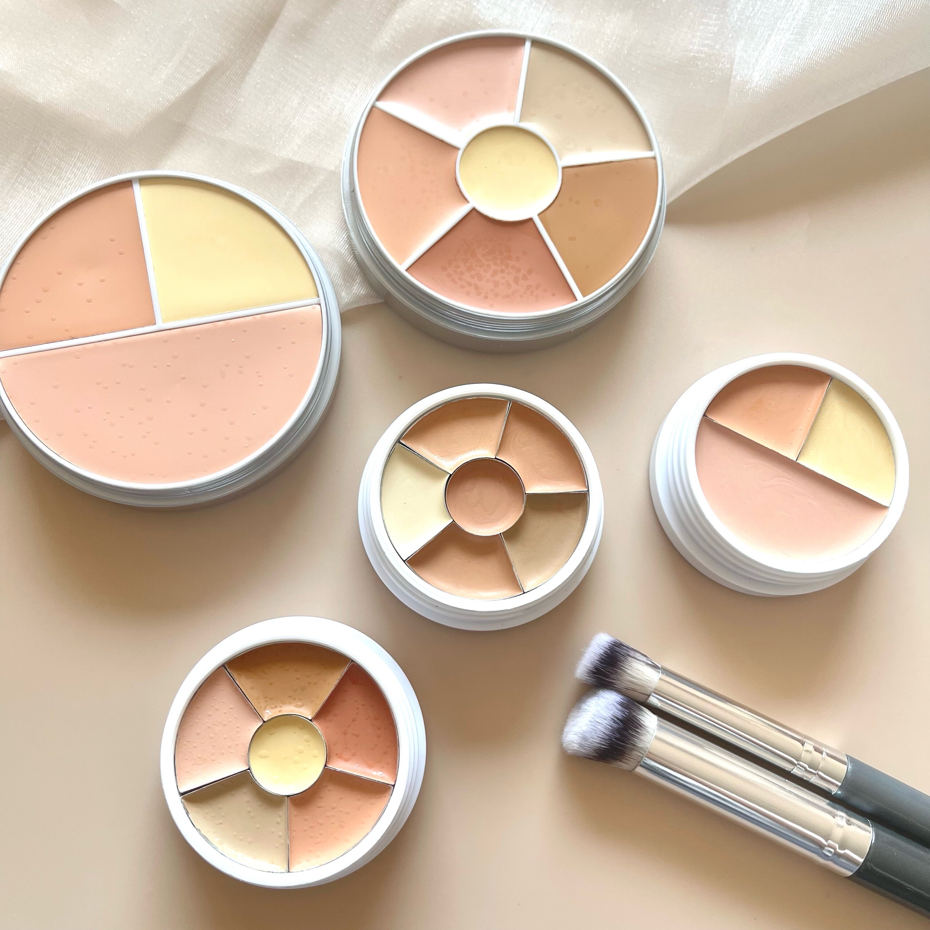 Send 270 Little Pig Sister Recommender the Phantom of the Opera Phantom Flawless Cream Trial Bag Split China Limited Three Colors 6 Base Tears Ditch