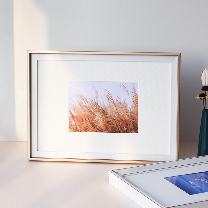 Creative Modern Fresh Picture Frame Outer Frame 12inch Wall-Mounted Photo Frame with Photo Frame Stand for Vertical and Horizontal Wall Hanging for Everyday Photos