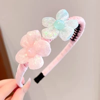 Розовые и зеленые цветы