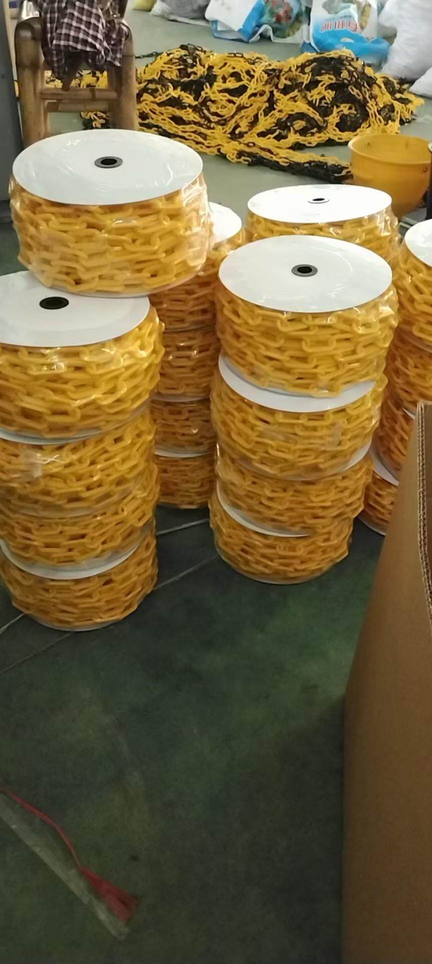 Предупреждение цепи 热销卷装塑料炼条50米塑料炼条 红白黑黄色胶炼警示炼条进出口6mm