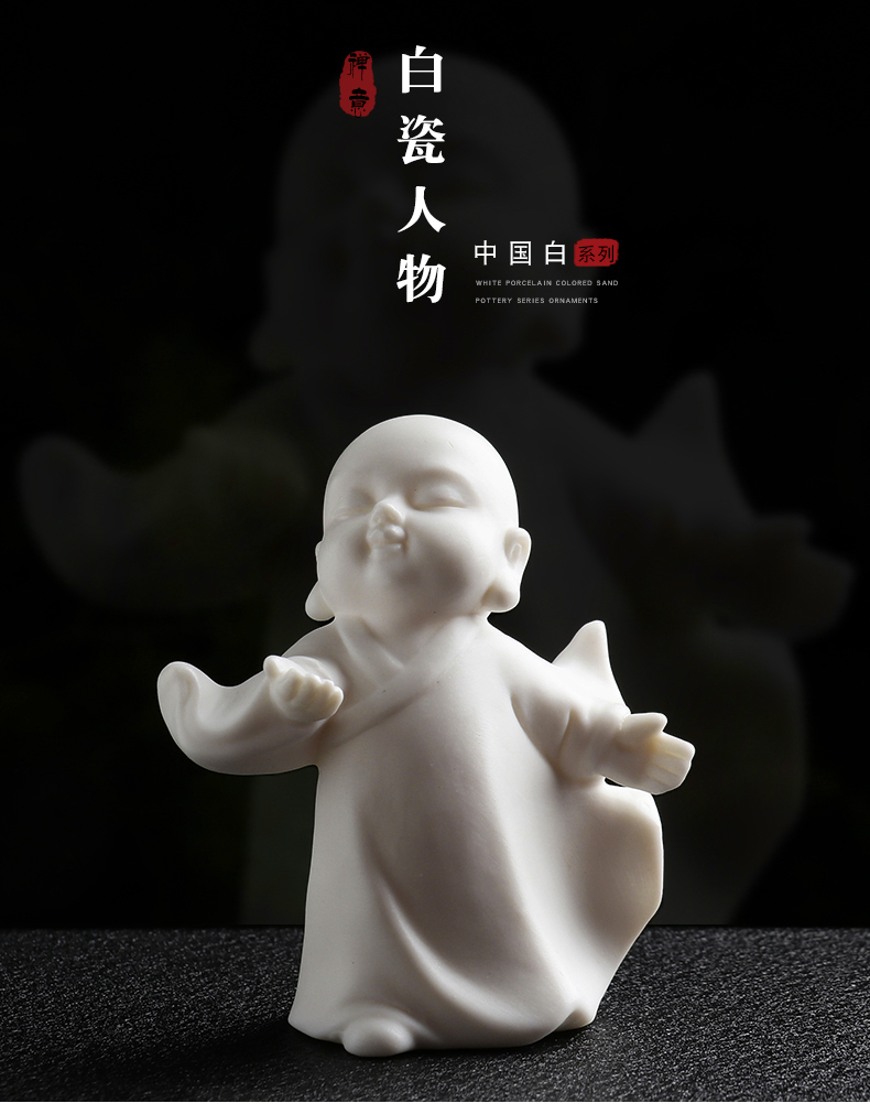 Creative furnishing articles Chinese white white porcelain ceramic characters play tea pet flowers pet car decorations tea accessories