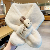 Бежевая счастливая кривоухая собака