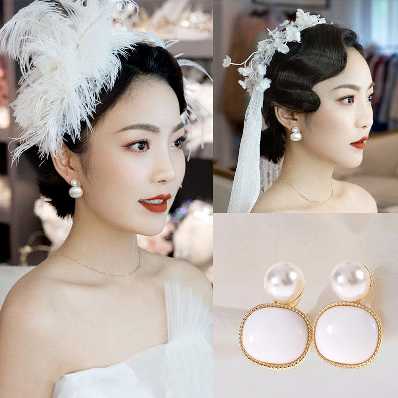 Super fairy girl gentle green retro Hong Kong style Korean temperament all-match ear needle pearl gem round earrings