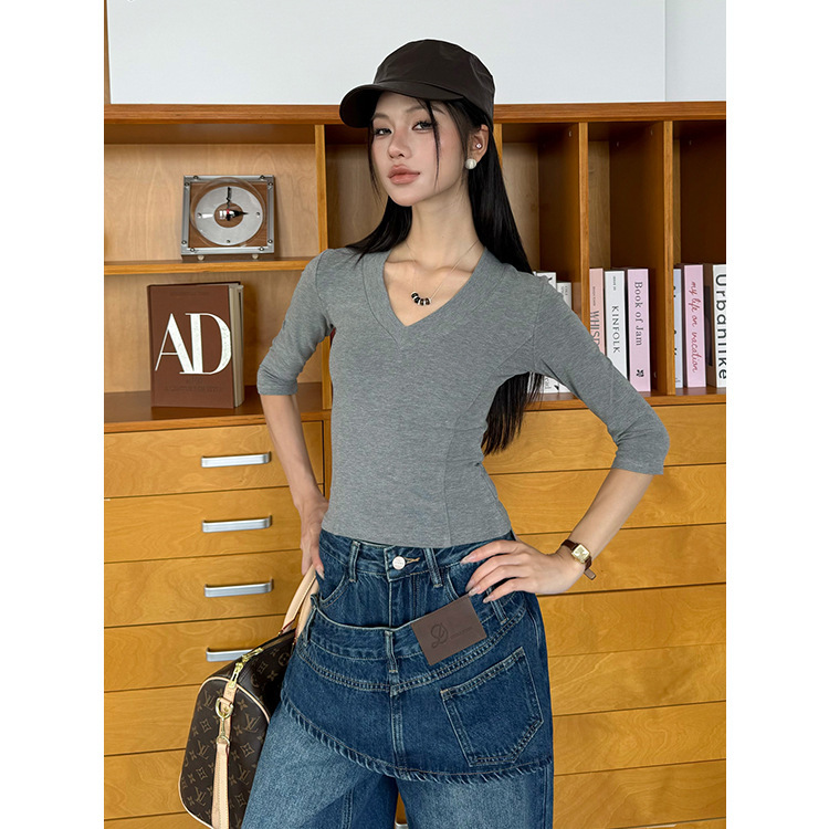 Inss Autumn Design Slim-Fit T-Shirt for Women, V-Neck Versatile Base Knit Top
