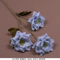 Озеро голубой розовая дымка синий