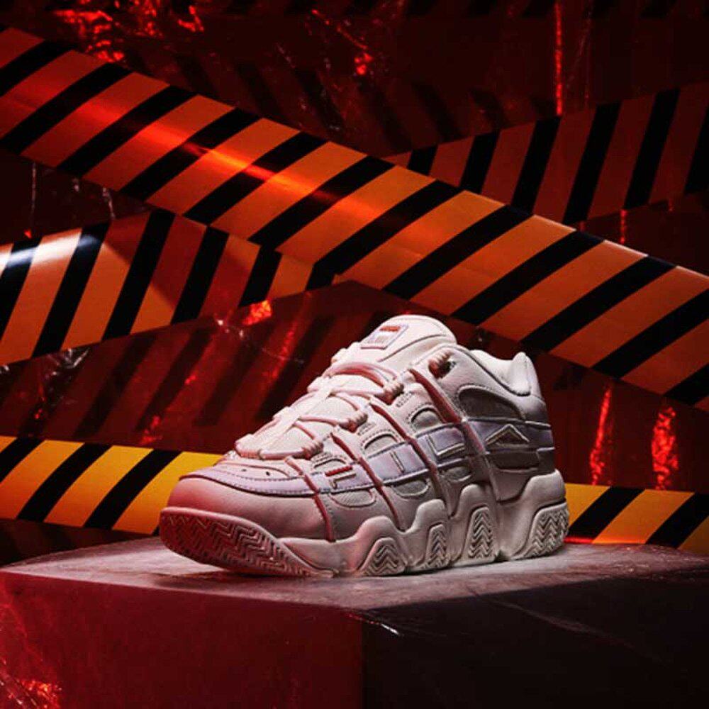 Fila 斐乐 BARRICADE XT97 突破者 中性款运动鞋 老爹鞋 双重优惠折后¥339包邮 2色可选 88VIP会员还可95折