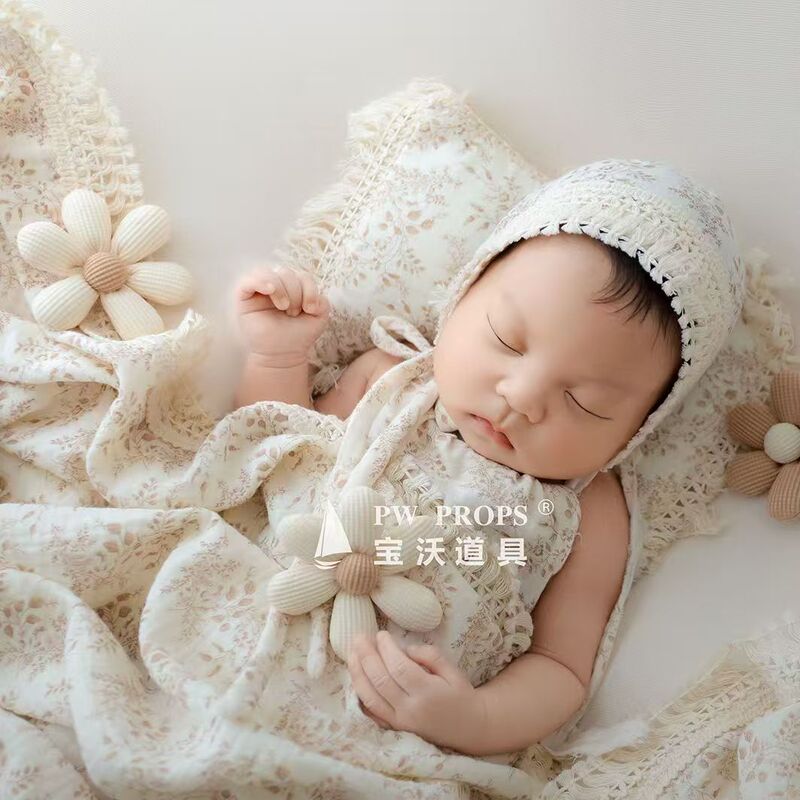 Newborn Photography Clothing, Home-Style Photography Props, Full Moon Photo Studio Photographer's On-Site Shooting Clothing and Props