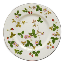 Direct mail from Japan WEDGWOOD Wild Strawberry Plate 23cm