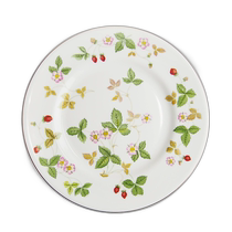 Direct mail from Japan WEDGWOOD Wild Strawberry Plate 18cm
