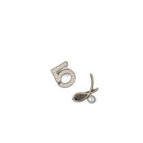 Japanese direct mail quaranciel ladies pearl decorated brooch 619630002