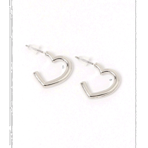 Japan Direct Mail Heather Lady Heart-shaped Pattern Earrings 969497 Minimalist Design Strong Presence