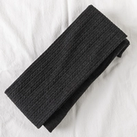 Темно -серой