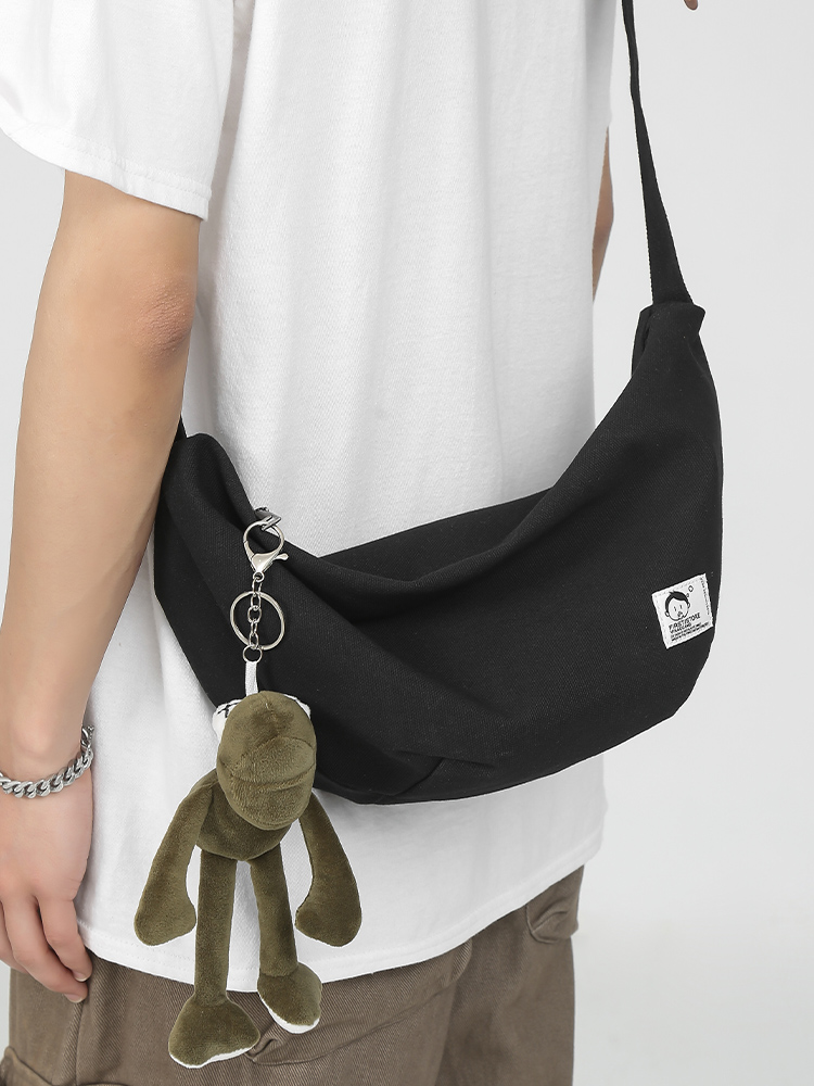 Canvas Slanted Satchel for men Tide Signs Ins Large Capacity Casual Day Ensemble Tooling Single Shoulder Differential Satchel