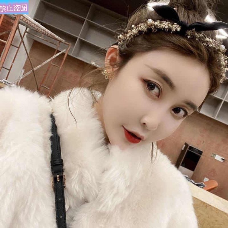 Small Fragrant Wind Hair Stirrup Famous Hime 2020 New Retro Temperament Net Red Identical Solid Ear Pearl Korean Card