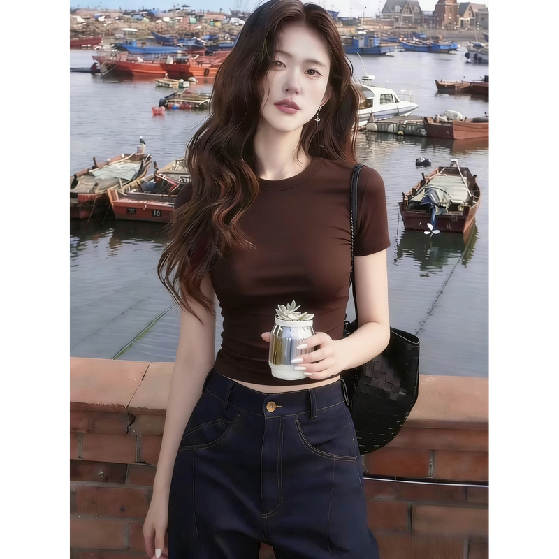 High-End Shoulder-Length Brown T-Shirt for Women, Short-Sleeved, 2026 New Style, Inner Layer, Slim Fit, Early Spring Elegant Top High-End Shoulder-Length Brown T-Shirt for Women, Short-Sleeved, 2026 New Style, Inner Layer, Slim Fit, Early Spring Elegant Top