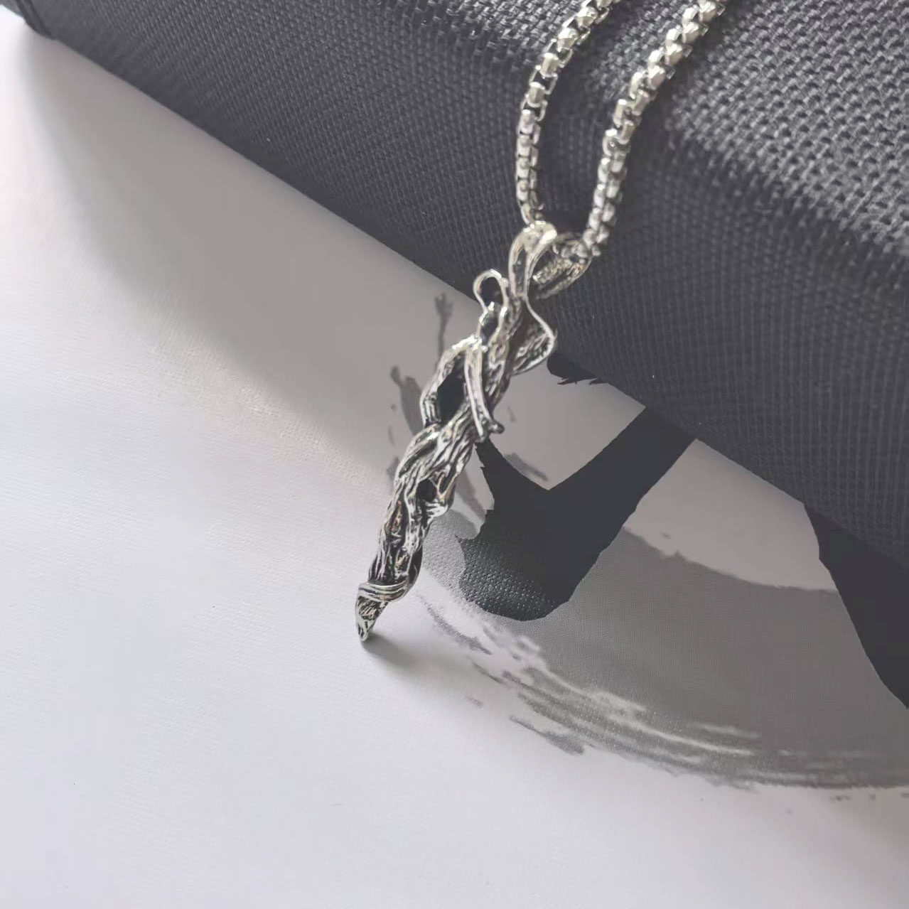 Original Titanium Steel Driftwood Necklace for Men, Cool and High-End, Trendy Brand for Boys, Niche Retro Design, Non-Fading