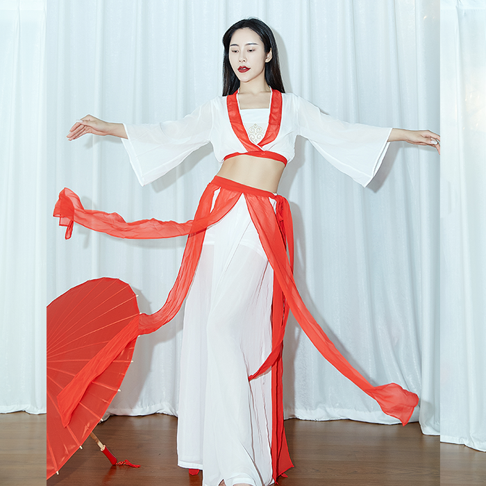 The Pleasant Dream Wind's Summer New Classical Dance Rhythmic Snow-spinning Dance Rehearsal for the Fluey Stream Sugu Wind Performance