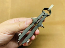 The cobbler old white iron gauge dividing line marking positioning is a good helper
