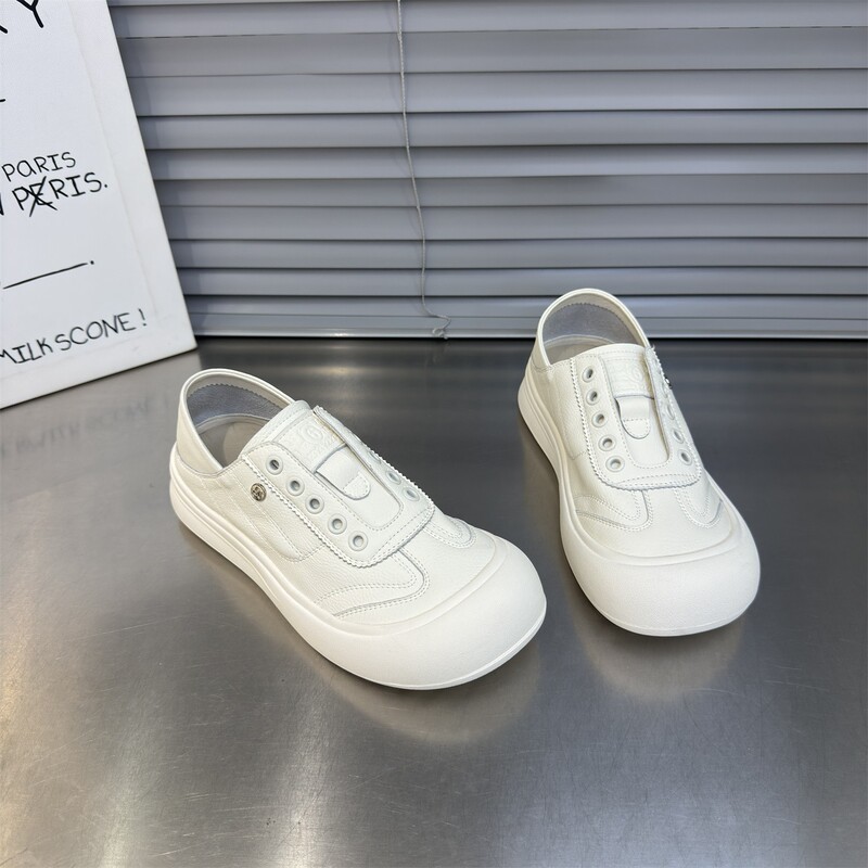 New Large Size Women's Shoes 41 to 43, Cute and Quirky White Shoes, Round Toe, Soft Sole, Thick Sole, Slip-On Casual Sports Sneakers