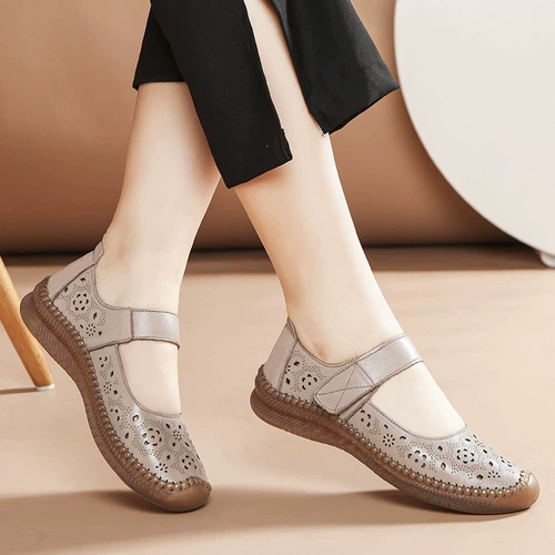 Туфли для матери, нескользящая обувь для кожаной обуви, летние сандалии, из натуральной кожи, мягкая подошва, для среднего возраста
