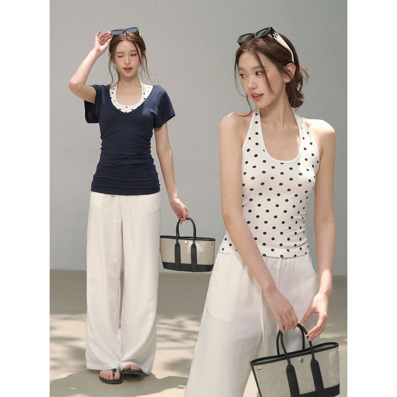 Oioi Esse｜Polka Dot Halter Neck U-Neck Camisole for Women, Summer Design, Stylish Backless Top for Outerwear