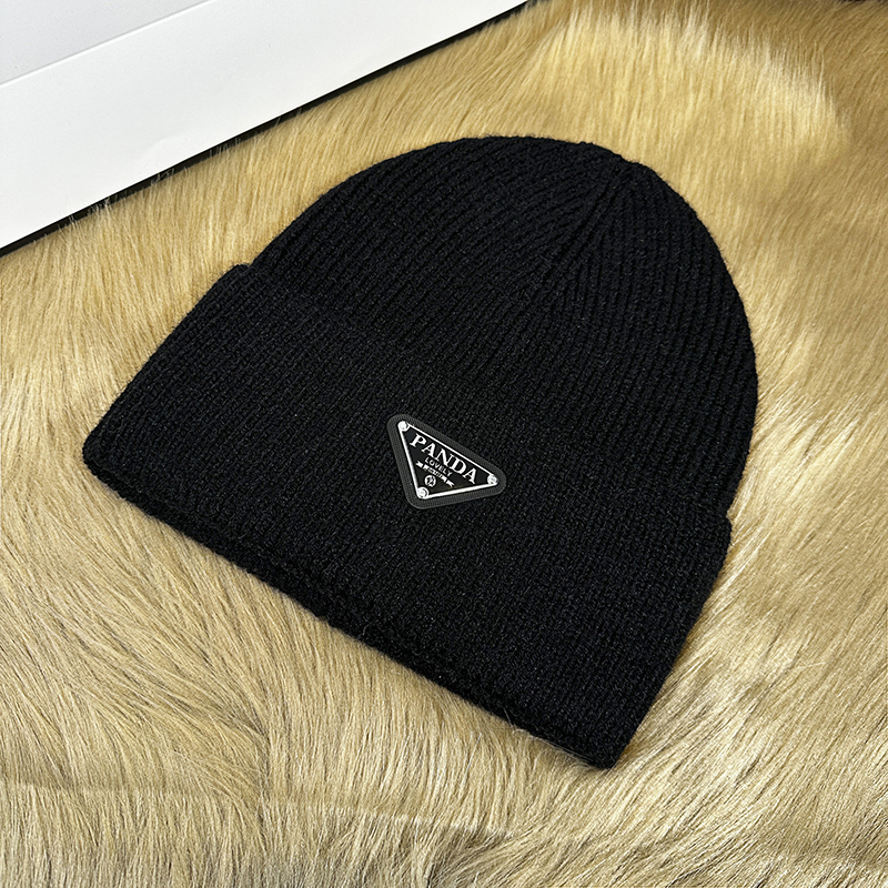 Daiyin Wangpula Daiyin Wangpula Co-Branded Inverted Triangle Logo Knit Hat for Women, Internet Celebrity Couple Hat, Pullover Beanie