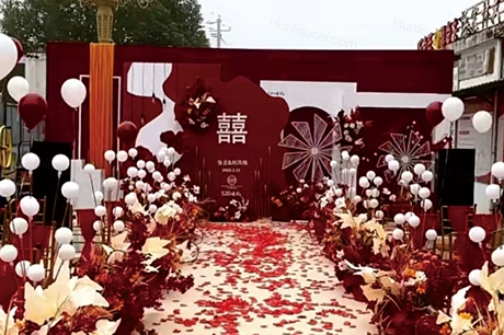 新中式红色户外婚礼背景设计效果图小预算婚庆舞台布置PSD素材-婚礼素材网