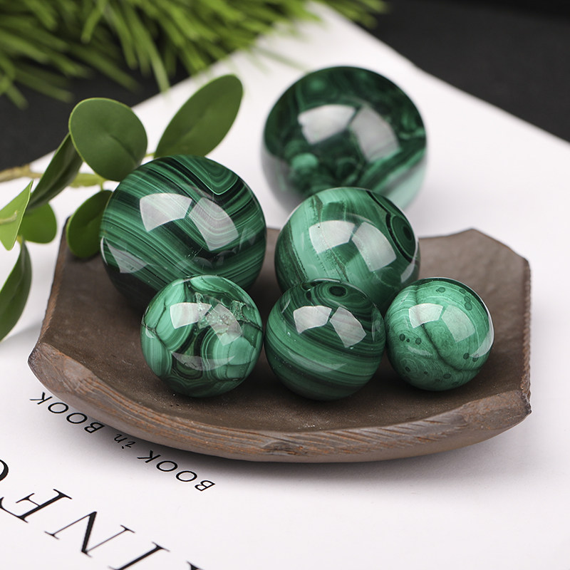 天然マラカイトボール、色と質感の良いマラカイト球体、研磨されたマラカイト原石クリスタルボール装飾品。