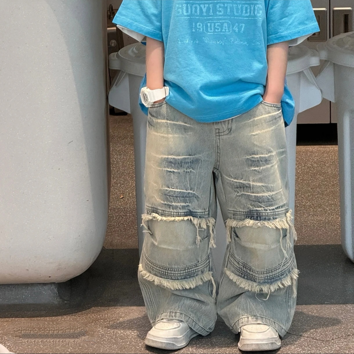 子供用ニッチデザイナージーンズ 春 男の子 レトロ 未加工 破れ ルーズ ストレート パンツ カジュアルパンツ