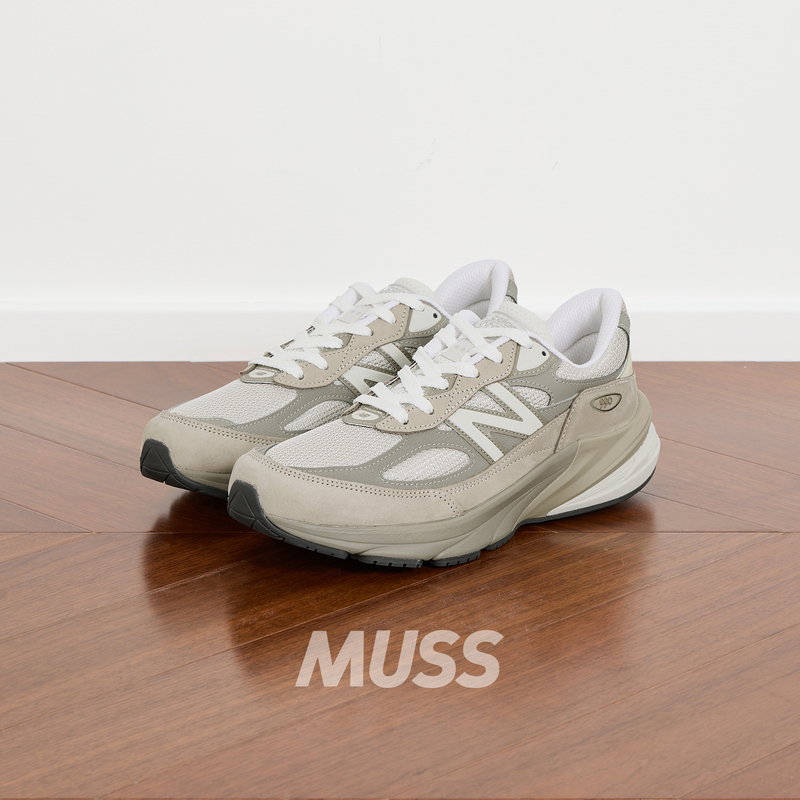 In Stock New Balance Made in Usa 990V6 American-Made Suede and Mesh Retro Running Shoes