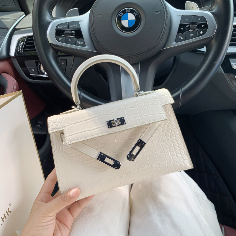 High-End Crocodile Pattern Kelly Bag Women's Genuine Leather Handbag 2026 New Summer Versatile Crossbody Handbag High-End Crocodile Pattern Kelly Bag Women's Genuine Leather Handbag 2026 New Summer Versatile Crossbody Handbag