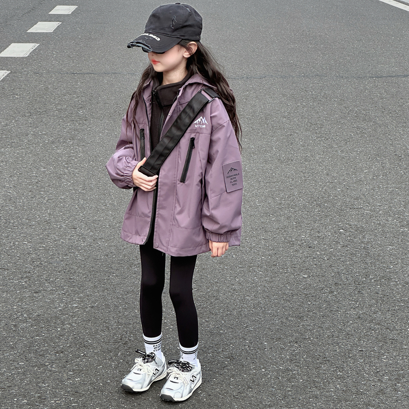 Girls' Jacket, Spring and Autumn 2026 New Style, Windproof Autumn Clothing for Girls, Korean Style Three-In-One Detachable Jacket for Older Children Girls' Jacket, Spring and Autumn 2026 New Style, Windproof Autumn Clothing for Girls, Korean Style Three-In-One Detachable Jacket for Older Children