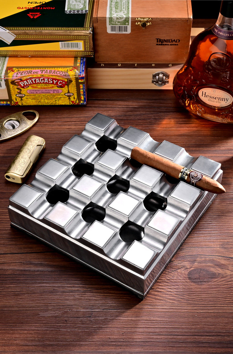 Ashtray_10.jpg
