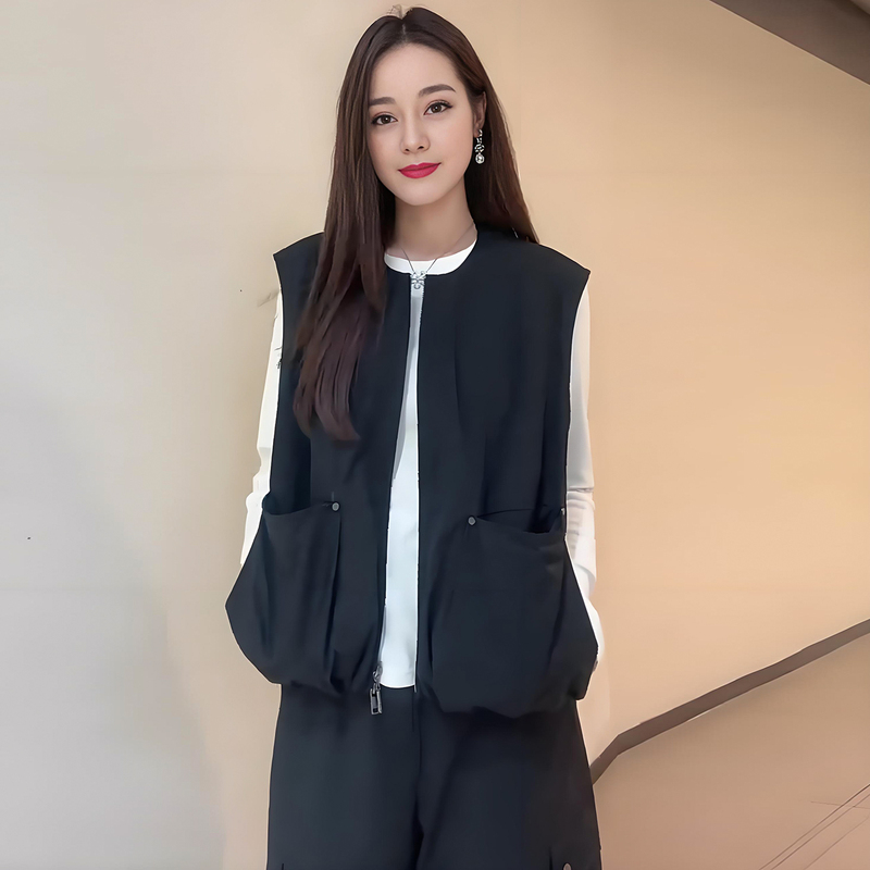 Simple Round-Neck Zippered Work Vest for Women, Sleeveless Versatile Vest, Casual Outerwear with a High-End Feel, Large Pocket Top, Trendy Simple Round-Neck Zippered Work Vest for Women, Sleeveless Versatile Vest, Casual Outerwear with a High-End Feel, Large Pocket Top, Trendy